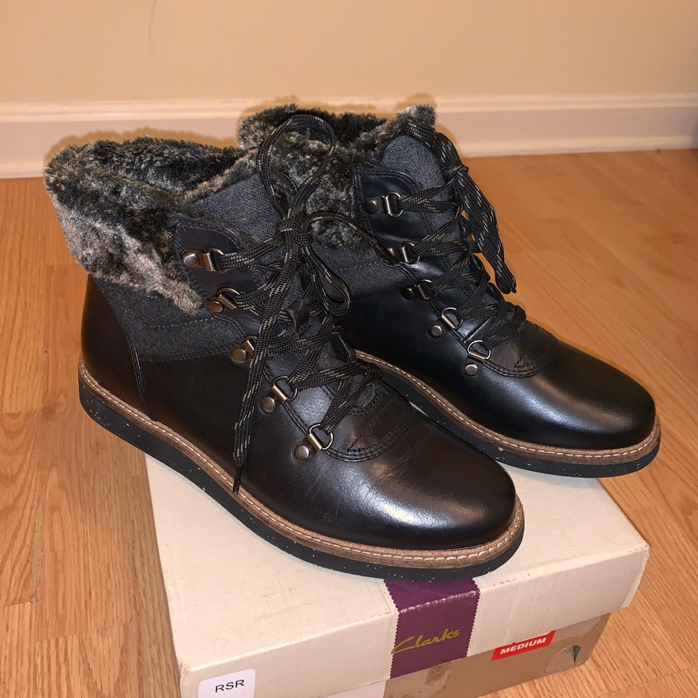 Clarks - Picture 2 of 7